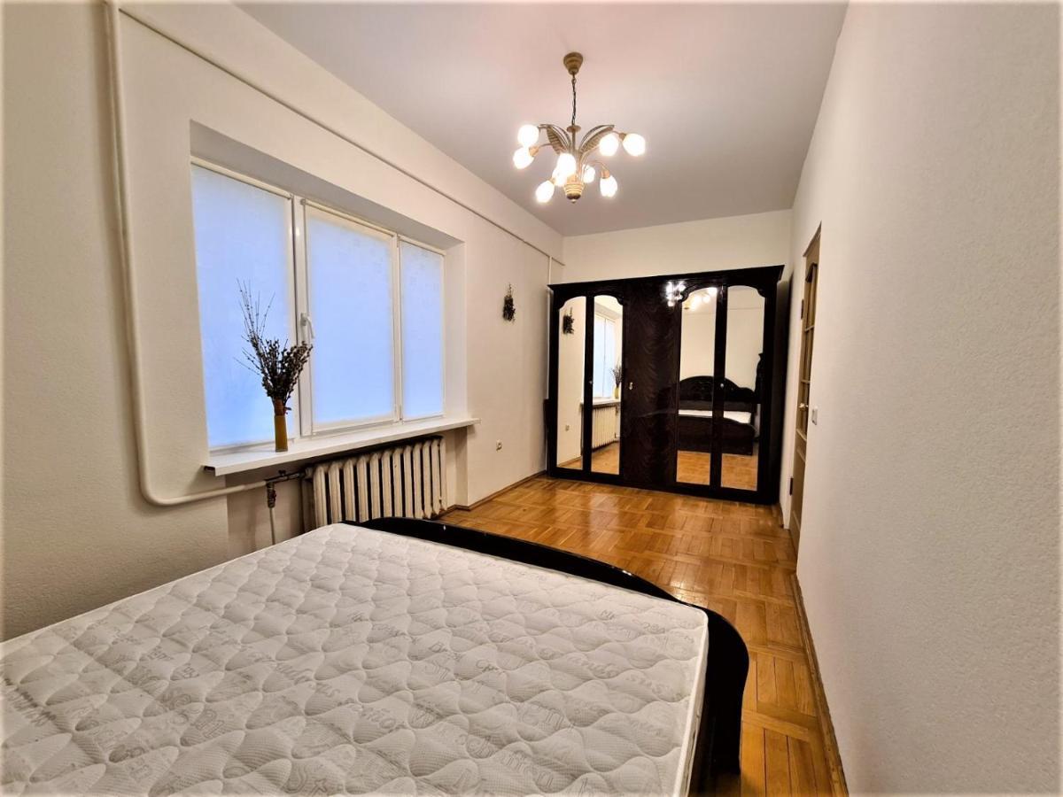 82-Avenue Apartment Chernivtsi Exterior foto